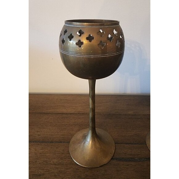 Vintage Set of Two Solid Brass Candle Holders Graduated Height - Picture 2 of 8